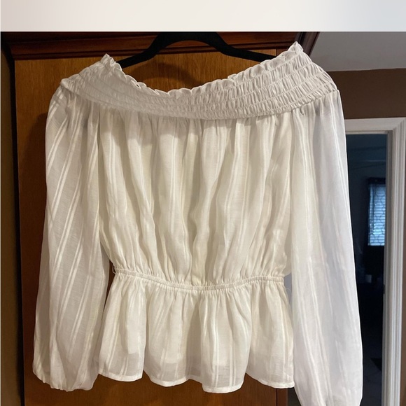 Line & Dot Revolve Blouse XS Off White Cream Off The Shoulder Top Peplum Waist - Picture 7 of 7